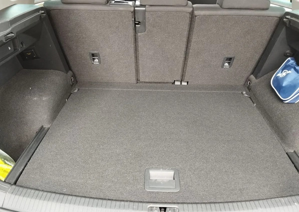 Volkswagen Tiguan cena 123899 przebieg: 138181, rok produkcji 2019 z Barcin małe 277